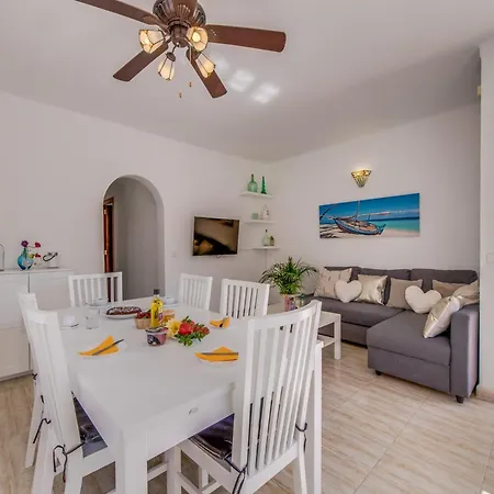 Ideal Retreat For 4 Guests In Picafort Holiday home *