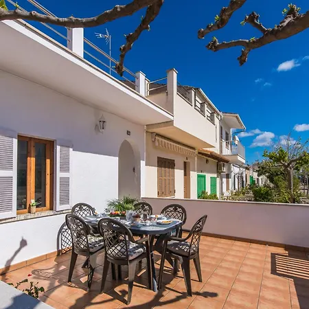 Ideal Retreat For 4 Guests In Picafort Holiday home Can Picafort (Mallorca)