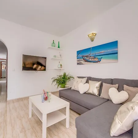 Ideal Retreat For 4 Guests In Picafort Holiday home *